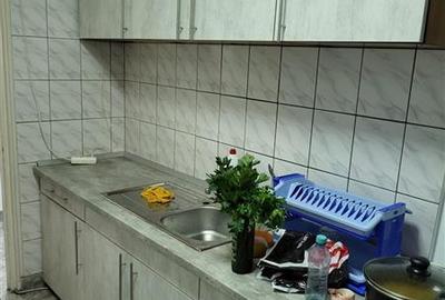 Apartament cu 4 camere decomandat în 7 Noiembrie - 8