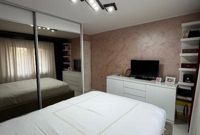 Apartament cu 3 camere decomandat în Traian - 5