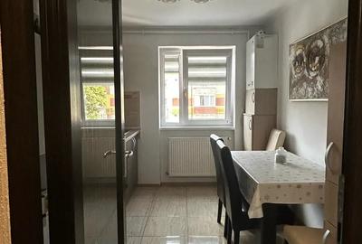 De vanzare - Renovat - Mobilat - 3