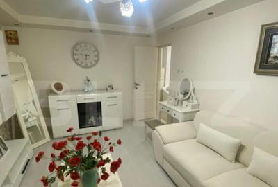 Apartament cu 2 camere decomandat, mobilat în Cetate