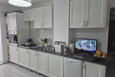 Apartament cu 3 camere decomandat în Alfa - 15