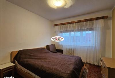 Apartament cu 3 camere decomandat în Vasile Aaron - 18