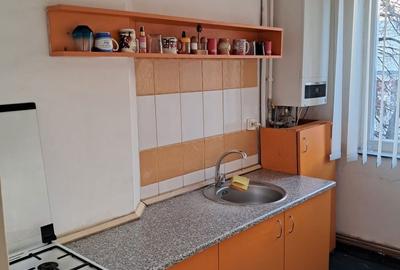 Apartament cu 2 camere semidecomandat în Ultracentral
