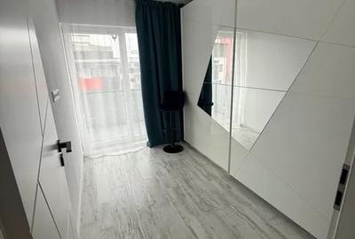 Apartament cu 3 camere, 57 mp, etaj intermediar, loc de parcare, zona Petrom - 3