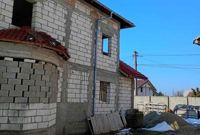 Casă cu 4 camere în Central - 3