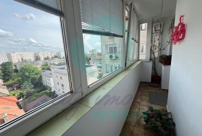 Apartament cu 4 camere decomandat, mobilat în Decebal - 10