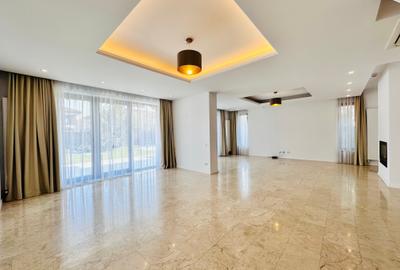 Duplex cu 9 camere cu Garaj în Central - 1