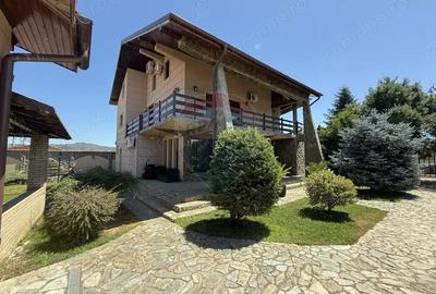 Casa de vacan?a la 200m de Dunare