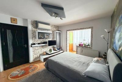 Apartament cu 3 camere decomandat în Coman - 5