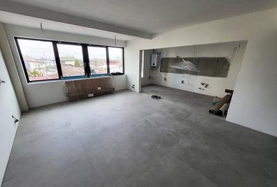 Apartament cu 3 camere decomandat în Siderurgiștilor