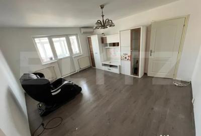 Apartament cu 2 camere semidecomandat, mobilat în Micro 11