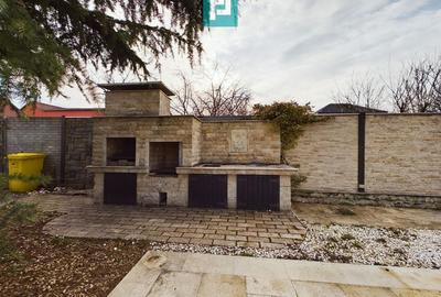 Spațiu comercial, de 50 mp, în Central - 4