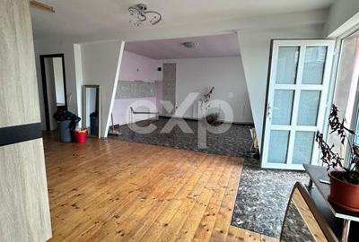 Casă cu 4 camere cu Canalizare în Racovița - 3