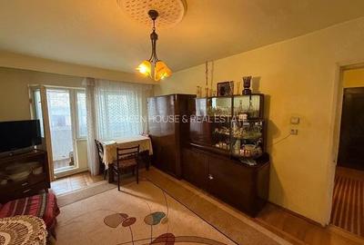 Apartament cu 3 camere decomandat în Piața Centrală - 1