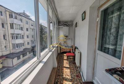 Apartament cu 3 camere decomandat, mobilat în Alexandru cel Bun - 15