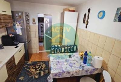 Apartament cu 3 camere decomandat în Roman - 9