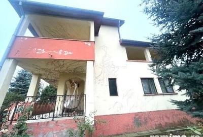 Casă cu 6 camere cu Teren 1566 Mp în Central - 9