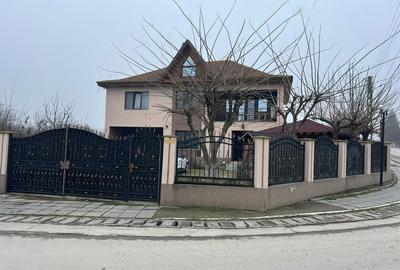 Casă cu 4 camere în Central - 8
