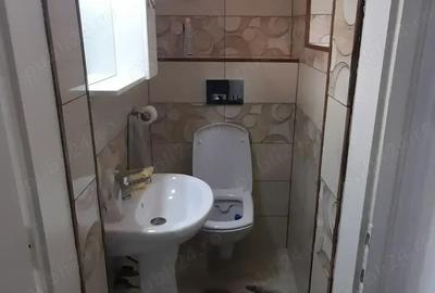 Vind casa cu etaj in centru Resita - 4
