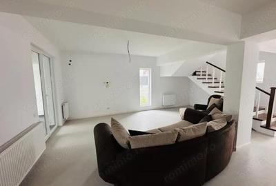 Casă cu 5 camere cu Teren 249 Mp în Roșu - 17