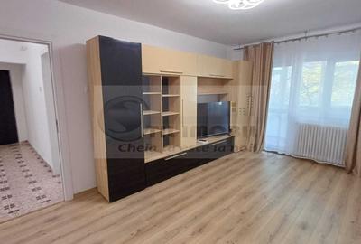 Apartament cu 3 camere decomandat, mobilat în Central