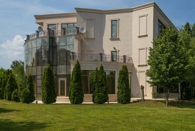 Casă individuală cu 15 camere cu Canalizare în Petricani - 18