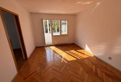 Apartament 3 camere, nemobilat-Bd Saturn - 1