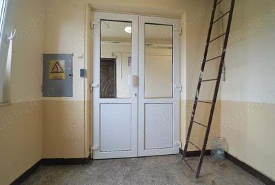 Inchiriez pe termen lung,gars 11,20 mp,langa Universitatea Oradea Inchiriez pe termen lung,gars 11,20 mp,langa Universitatea Oradea - 4