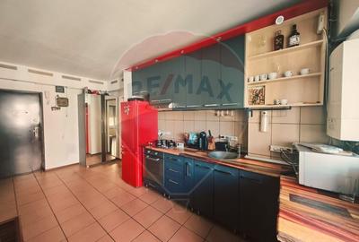 Apartament cu 2 camere semidecomandat, mobilat în P-ța Muncii - 2