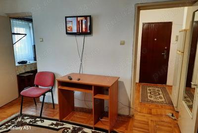 Proprietr, inchiriez garsoniera 32mp, central, confort 1,etaj 3, balcon, complet utilat. Tel. 0722.3 - 7