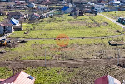 Teren de 2380 mp, în Corbu