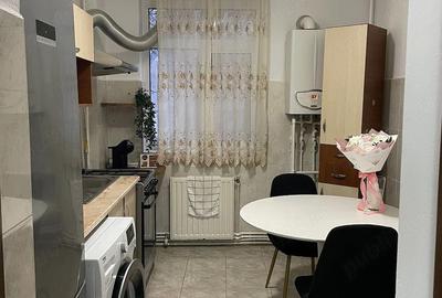 Apartament cu 3 camere semidecomandat în Central - 4