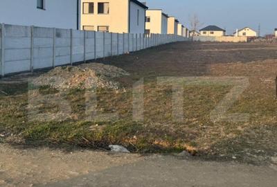 Teren de 1800 mp, în Central