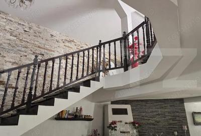 Casă cu 5 camere cu Teren 2800 Mp în Central - 8
