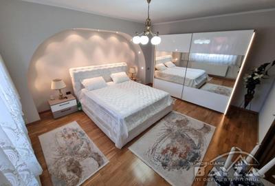 Zona Centrului Vechi, casa superba mobilata si utilata - 14