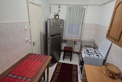 Apartament cu 3 camere - zona Podu Ros - restaurant Cotnari - 2
