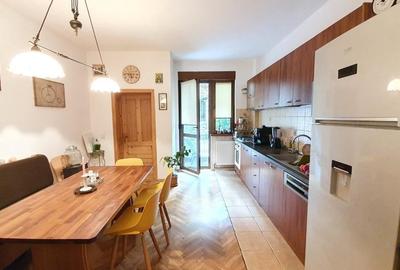 Apartament cu 4 camere decomandat în Andrei Mureșanu