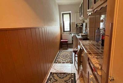 Apartament cu 3 camere decomandat în Huși - 8