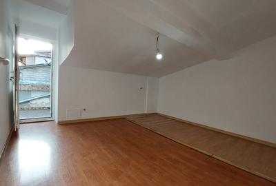 Piata Unirii, Calea Calarasilor, Hala Traian, str. Alexandru Moga 3A - 10