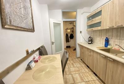 Apartament 3 Camere, Decomandat, Etaj 3, Garaj,  Aradului, Comision 0 - 3