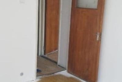 Apartament cu 3 camere semidecomandat în Berceni - 1