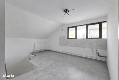 Spațiu comercial, de 70 mp, în Central - 4