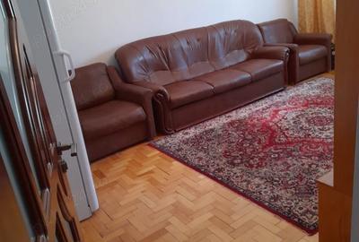 Apartament cu 3 camere decomandat în Decebal