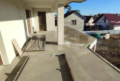 Casă cu 2 camere cu Teren 2000 Mp în Central - 6