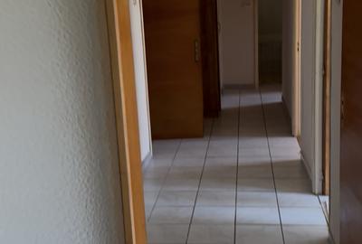 Vânzare apartament 3 camere decomandat - 1