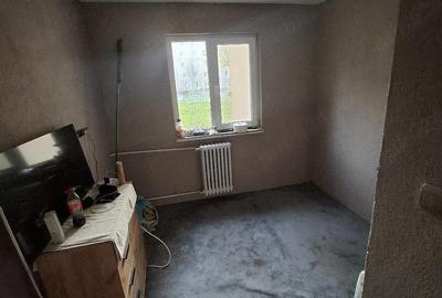 Garsonieră decomandată în Florilor - 2