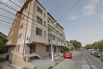 Penthouse cu 3 camere decomandat în Ultracentral
