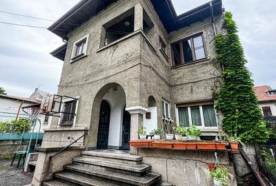 Casă individuală cu 11 camere cu Canalizare în Cotroceni - 3