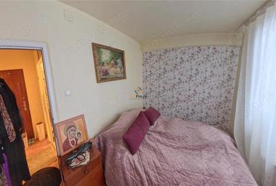 Apartament cu 4 camere decomandat în Buziașului