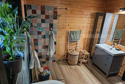 Casă cu 5 camere cu Teren 1500 Mp în Curteni